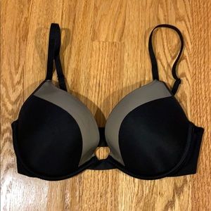 Wacoal lightly lined mesh trim plunge bra